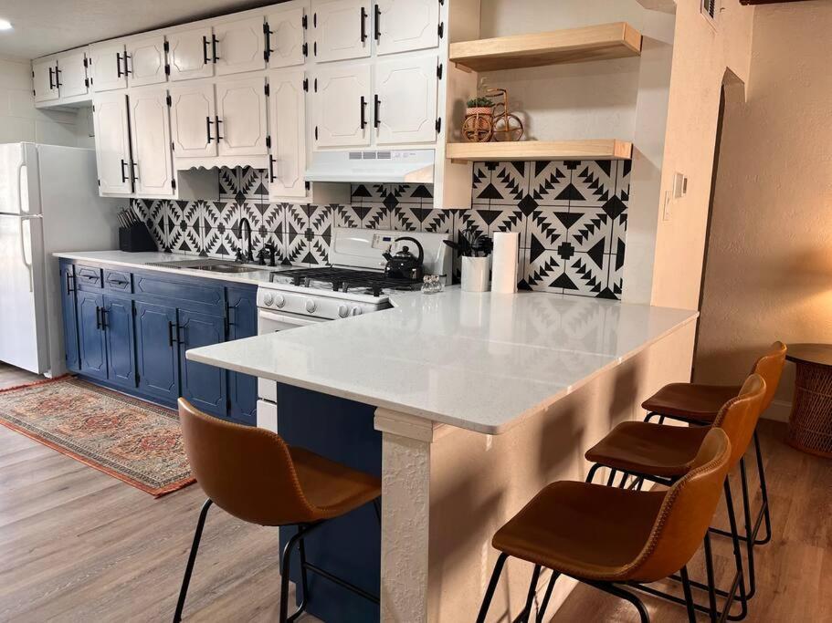 Villa Casa Charleston-3Br-2Bath-Hot Tub-Pet Friendly-No Pet Fees! Albuquerque Exterior foto
