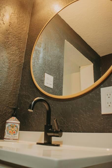 Villa Casa Charleston-3Br-2Bath-Hot Tub-Pet Friendly-No Pet Fees! Albuquerque Exterior foto