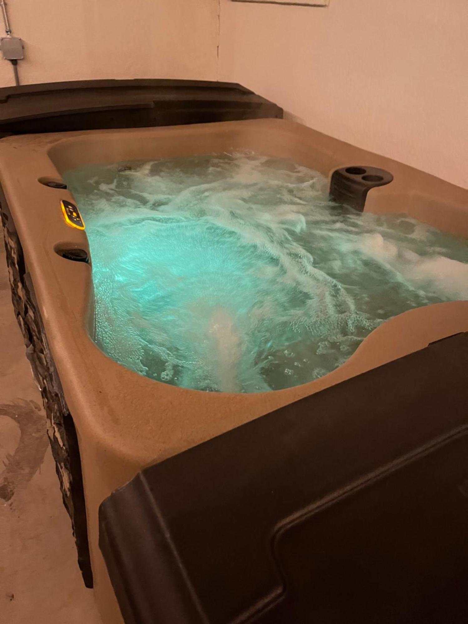 Villa Casa Charleston-3Br-2Bath-Hot Tub-Pet Friendly-No Pet Fees! Albuquerque Exterior foto